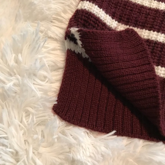 Maroon & white sweater ~ from Kohl’s - Picture 6 of 6